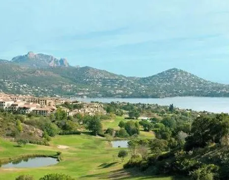 Appartement Location Vue Et Esterel, Cap Estérel Agay-saint Raphaël, T2, Piscines, Parking, Wifi *